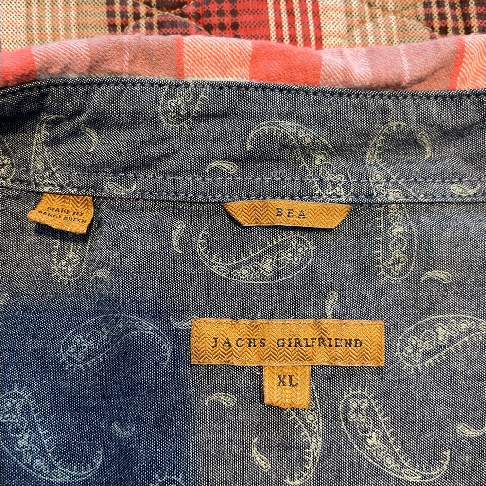 Ladies Snap Button-down Top - Picture 3 of 11